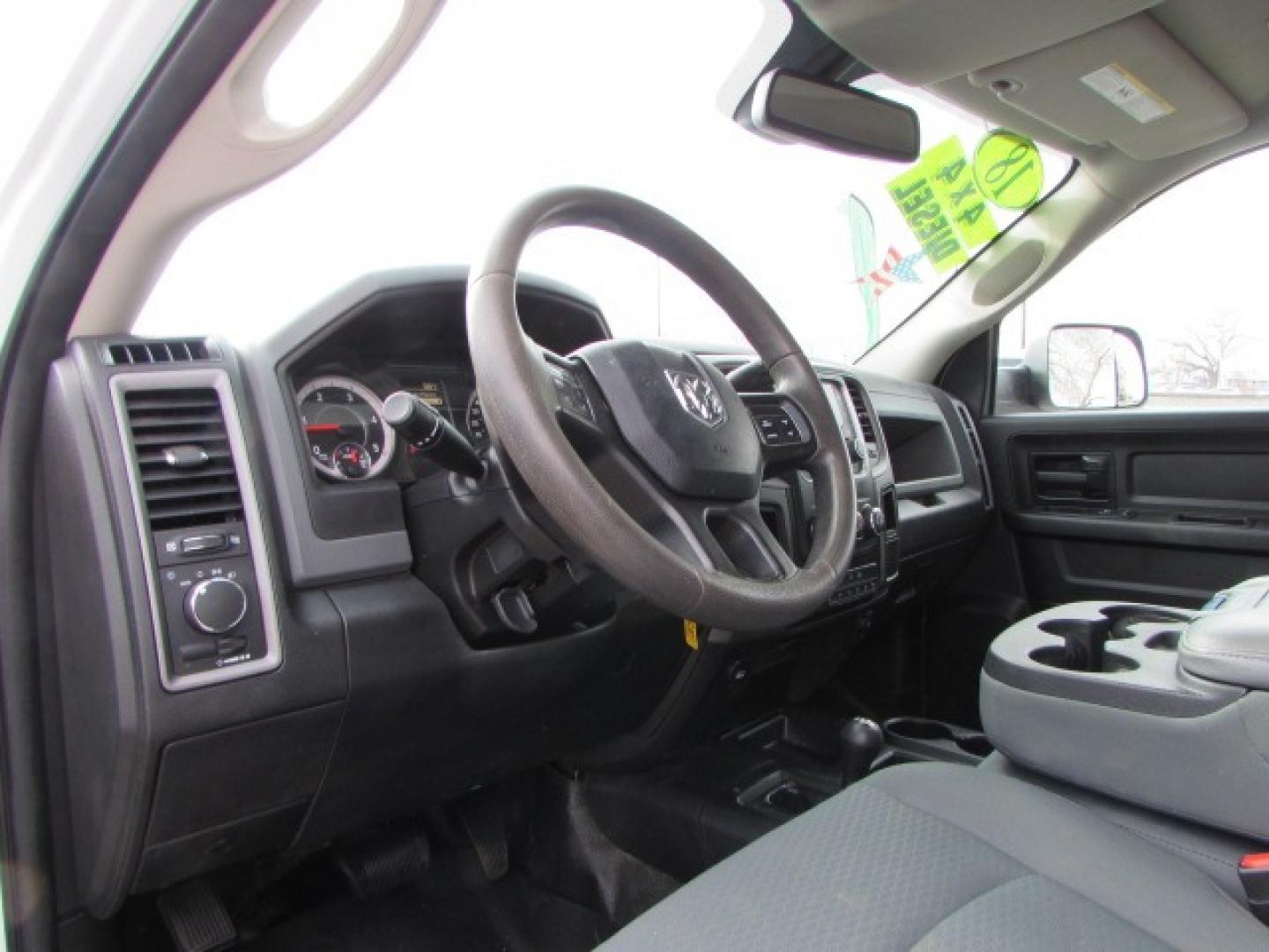 2018 White /Gray RAM 3500 Service Body Crew Cab 4WD (3C7WRTCL2JG) with an 6.7 I6 Cummins Turbo Diesel engine, Automatic transmission transmission, located at 4562 State Avenue, Billings, MT, 59101, (406) 896-9833, 45.769516, -108.526772 - Photo#13